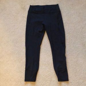 Lululemon black cropped pants